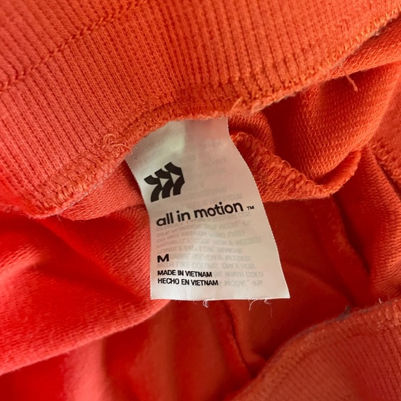 Orange athletic shorts size medium - Picture 3 of 3